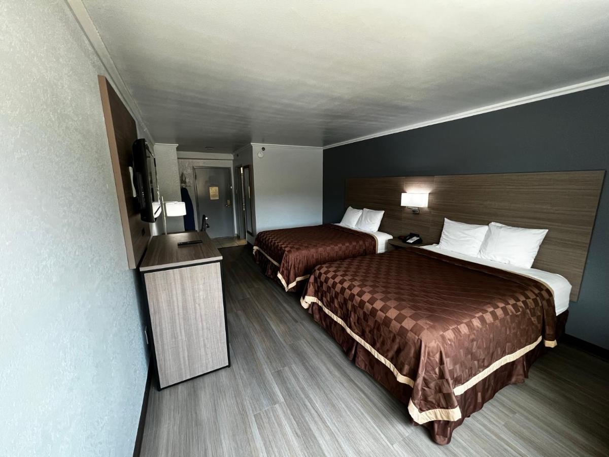 Super 8 By Wyndham Fort Worth Entertainment District Exterior foto