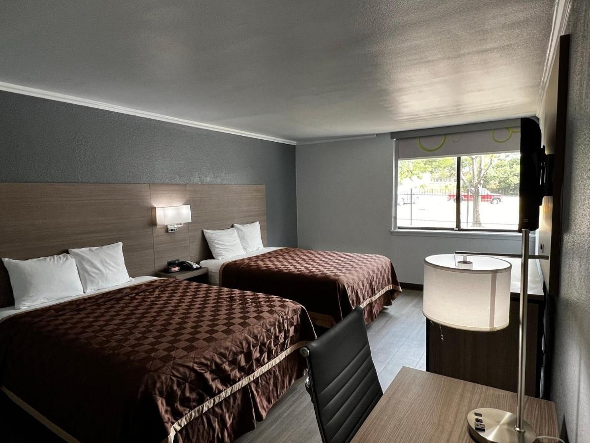 Super 8 By Wyndham Fort Worth Entertainment District Exterior foto